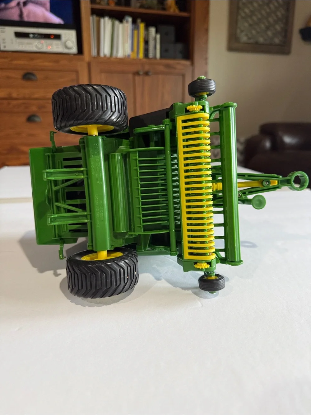 John Deere Green and Yellow 854 Toy Round Baler